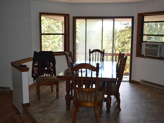 4th image of 124 Rocky Ln