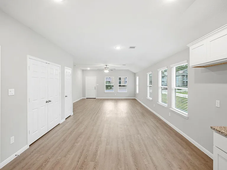 815 Jefferson Ave — Photo 16