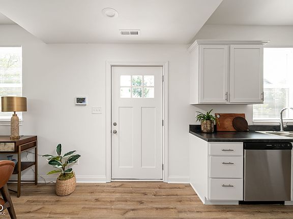 3rd image of 256 N Randolph St #1
