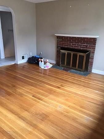 2nd image of 7 Norton St