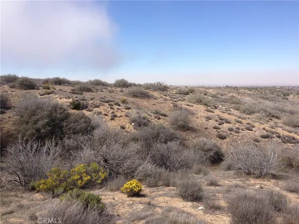 7600 Wilson Ranch Rd, Phelan, CA 92371
