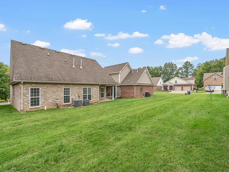 268 Turnberry Cir — Photo 39