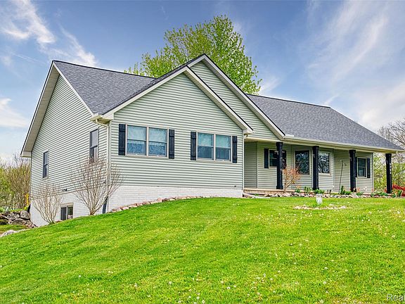 3rd image of 5753 Gregory Rd