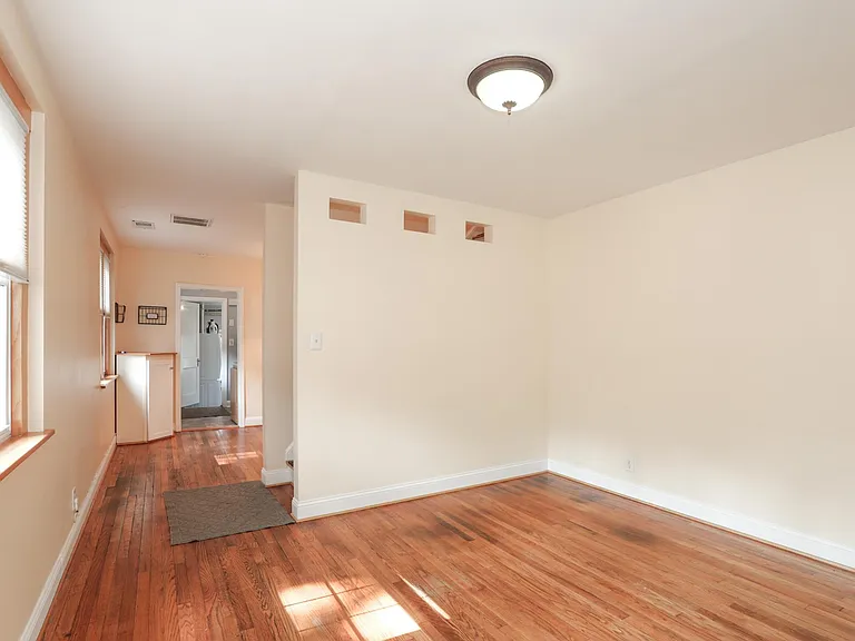 15 W Howell Ave — Photo 8