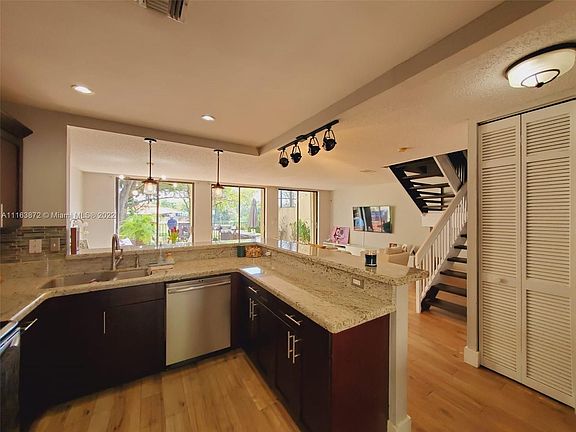 4th image of 3619 Torremolinos Ave