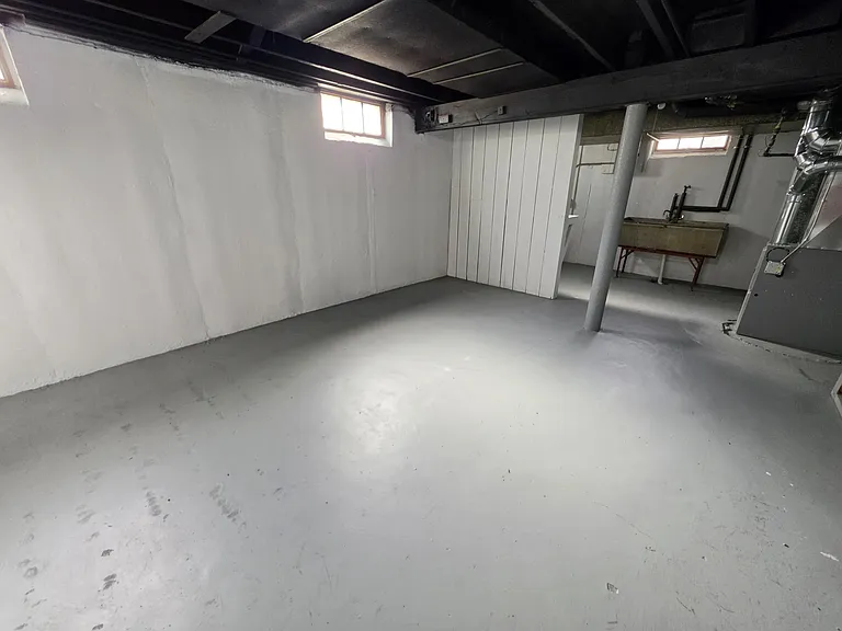 21610 Crystal Ave — Photo 2