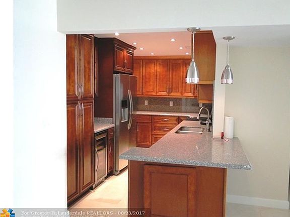 2nd image of 4250 Galt Ocean Dr APT 4J