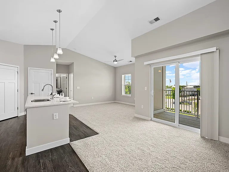 Satori Flats — Photo 19