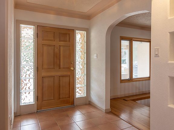 5th image of 3307 Santa Clara Ave SE
