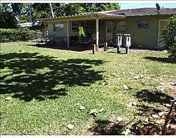 1st image of 511 NE 15th St