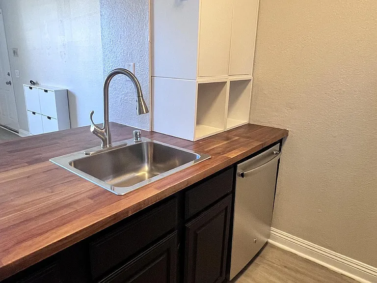 5122 S Jones Blvd #108 — Photo 42