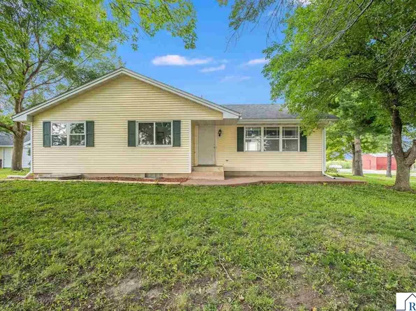 30452 390th St, Le Sueur, MN 56058