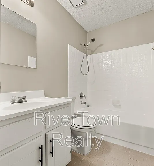 4585 Berrypick Ln S — Photo 16