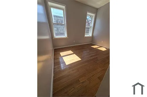 224 3rd St Photo 1