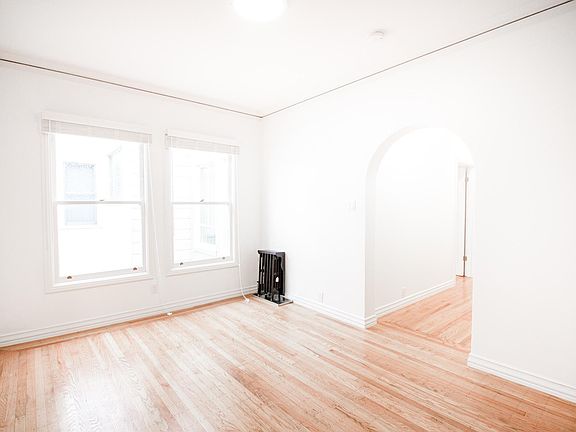 3rd image of 1935 Jefferson St APT 301