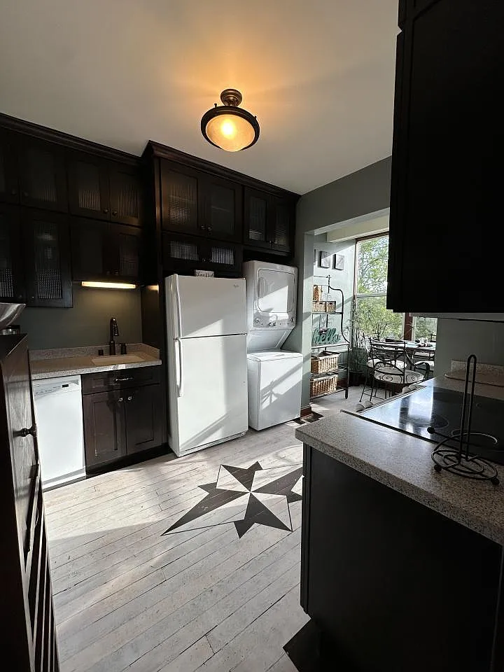 1 bed, 1.0 bath, $1,225 — Photo 4