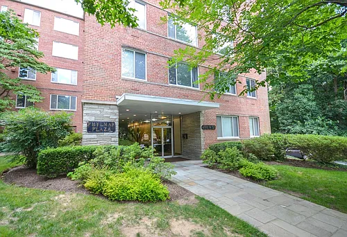 4100 W St NW #303 Photo 1