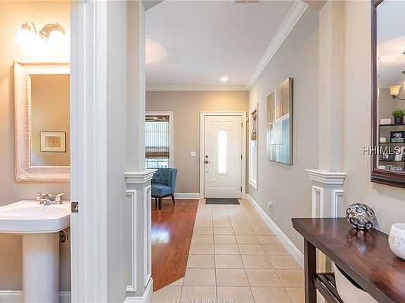 5th image of 32 Gold Oak Dr