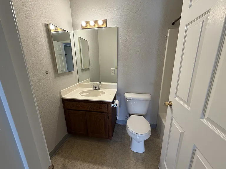 2899 Country Club Dr — Photo 16