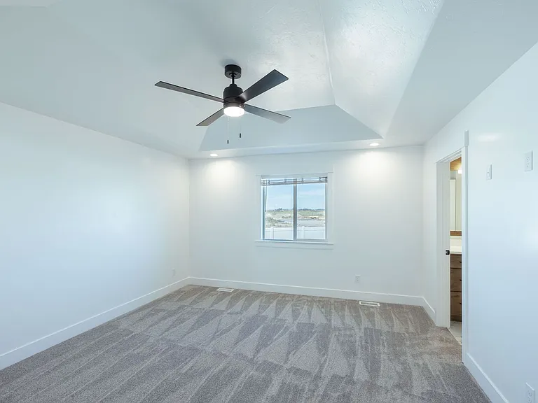 3711 Razor Cir — Photo 13