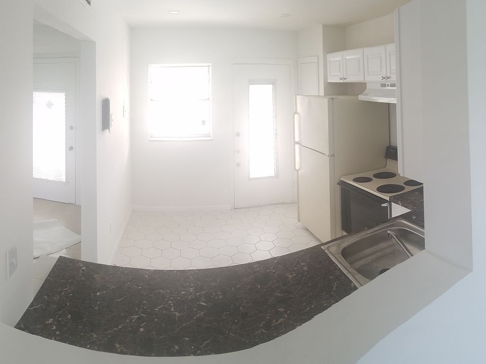 1st image of 877 NE 195th St APT 316