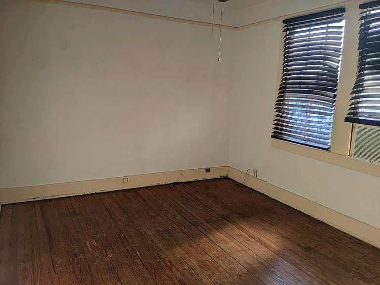 4213 S Robertson St — Photo 10