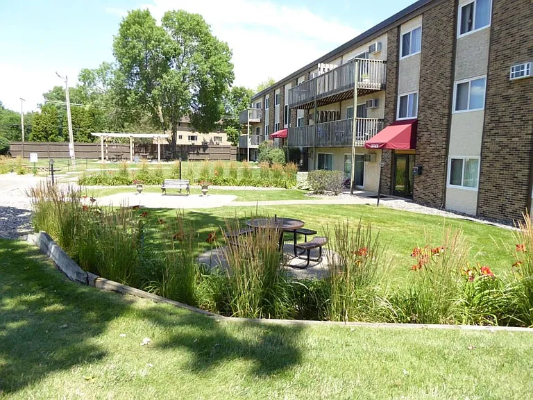 Valley Place Apartments — Photo 12