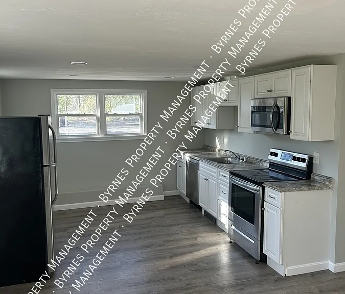 175 W Main St #E — Photo 1