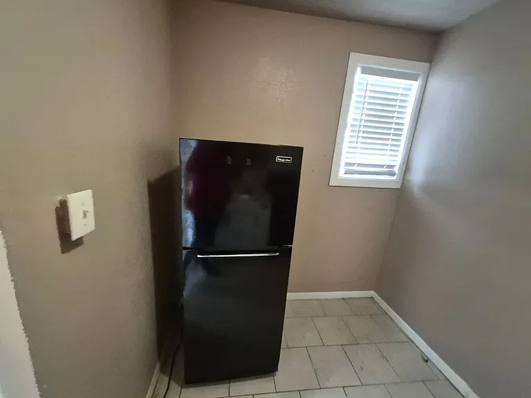 115 Caldwell St #2 — Photo 8