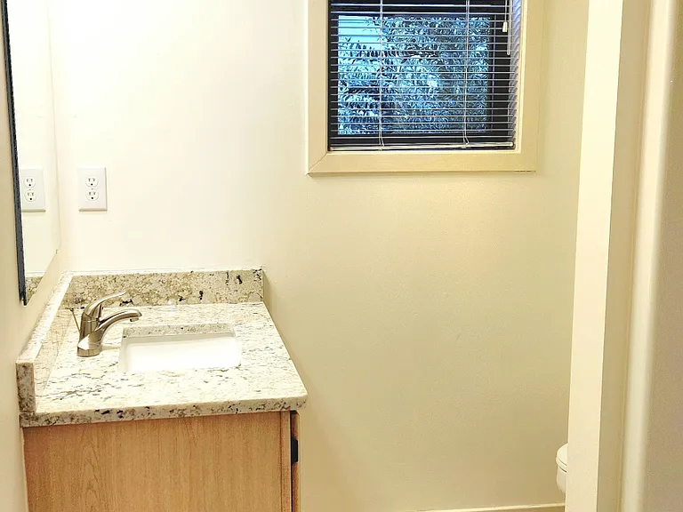 6015 Caddy Cir — Photo 10