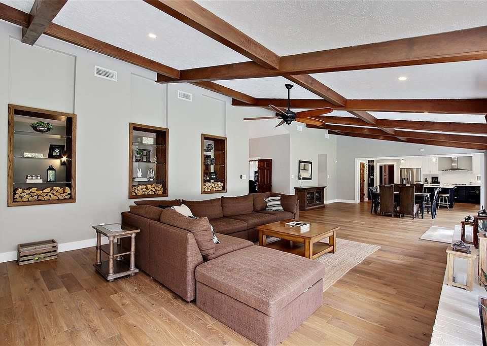 1st image of 707 Cowards Creek Dr