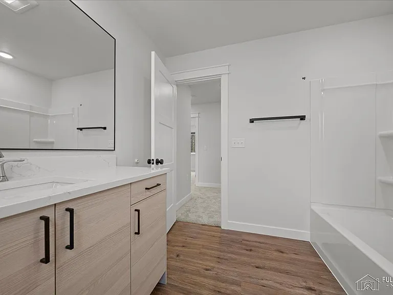 7442 N Paw St — Photo 6