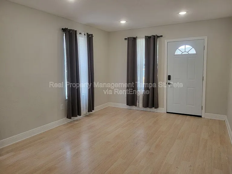 1711 E New Orleans Ave — Photo 7