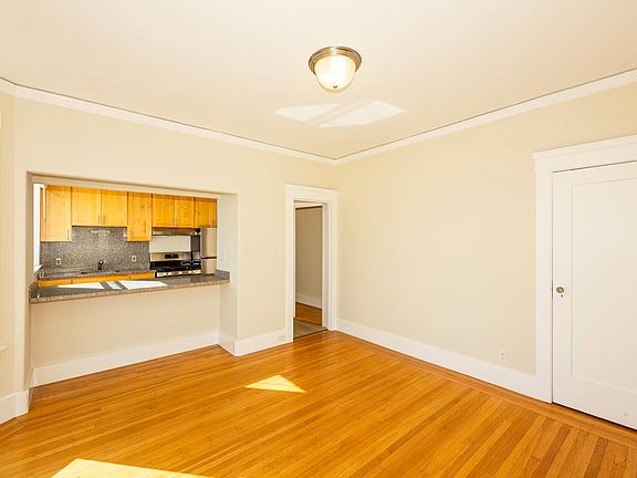2nd image of 1803 Leavenworth St #9