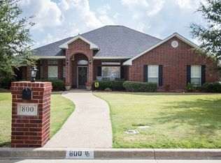 800 Minor Cir, Hewitt, TX 76643