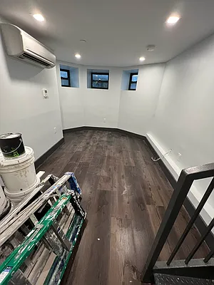 Rented by Delmark Realty LLC | media 59