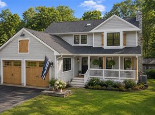 2 Overlook Dr, Ashaway, RI 02804