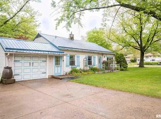 200 Sangamon Rd, Marquette Heights, IL 61554