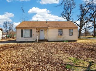 1562 S Hickory Ave, Bartlesville, OK 74003