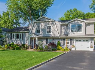 120 Longview Dr, Waldwick, NJ 07463