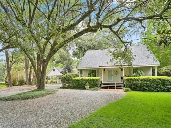 37 Helen Dr, Madisonville, LA 70447