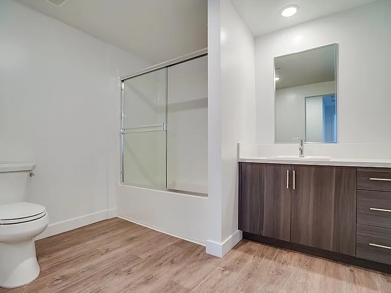 6015 Woodman Ave #206 — Photo 25