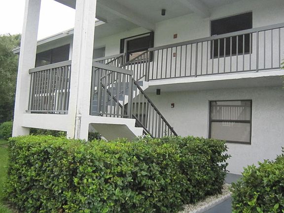 2nd image of 1210 SE Parkview Pl APT E10