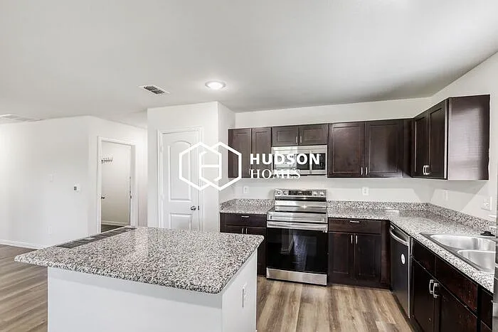 161 Westview Dr — Photo 6