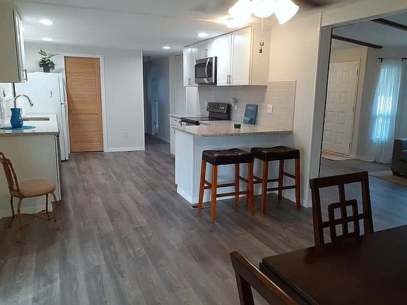 open dining eat in litchen