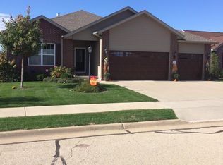 6821 N White Fir Dr, Edwards, IL 61528