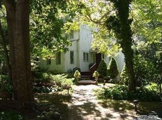 4 Pacer Ct, East Patchogue, NY 11772