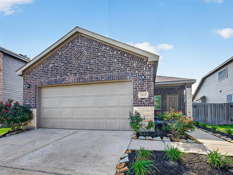 2519 Northern Great White Ct — Photo 3