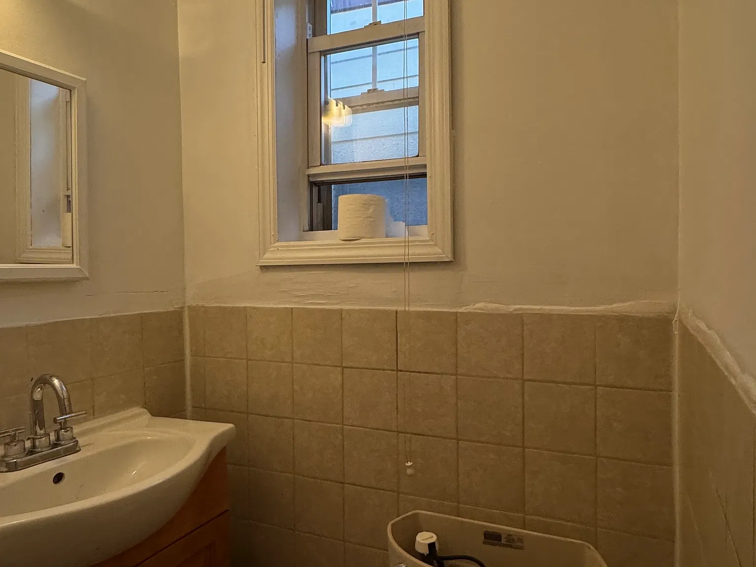 2 bed, 750 sqft, $2,400 — Photo 2