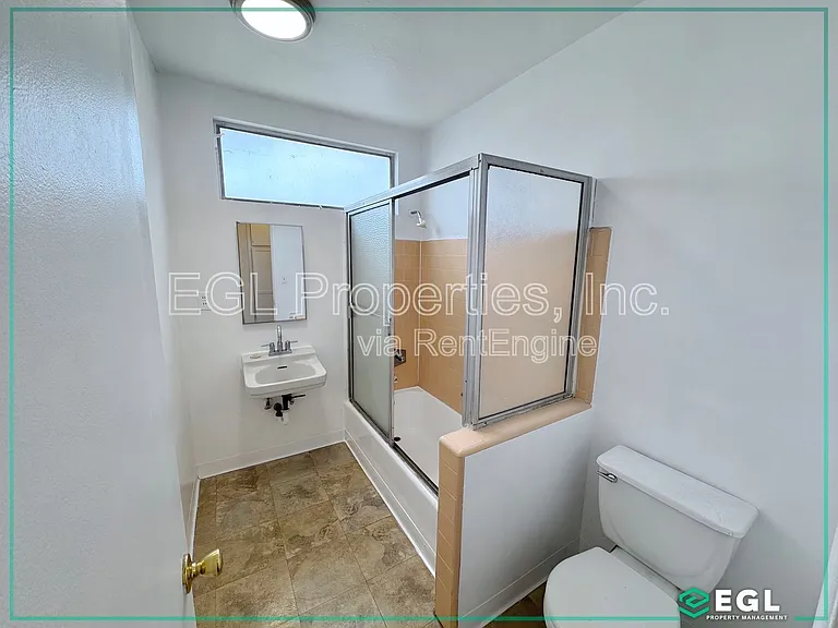 1211 N New Hampshire Ave #13 — Photo 9